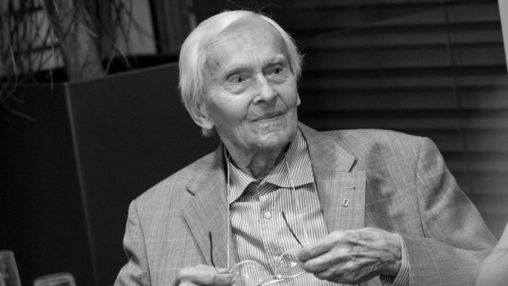 Miroslav Zikmund Dies at 102