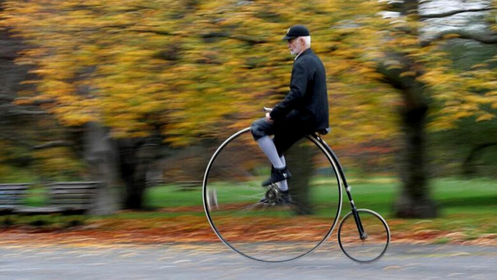 GALLERY: The Annual Penny Farthing Race in Prague