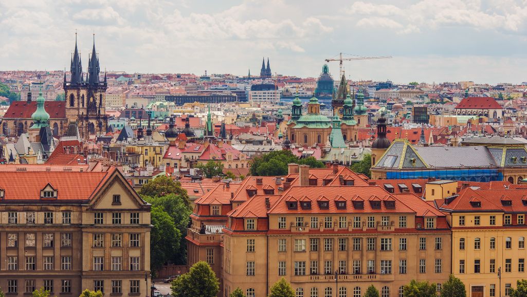 Moody’s upravuje ekonomické prognózy pre Českú republiku