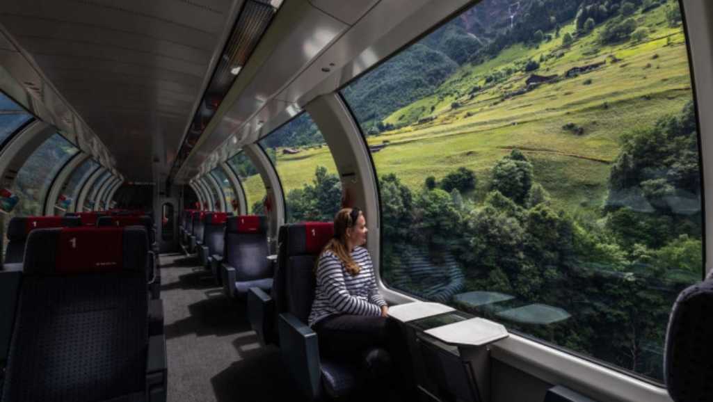 Švýcarský panoramatický vlak bude pokračovat v jízdě Czechia Riding v roce 2024
