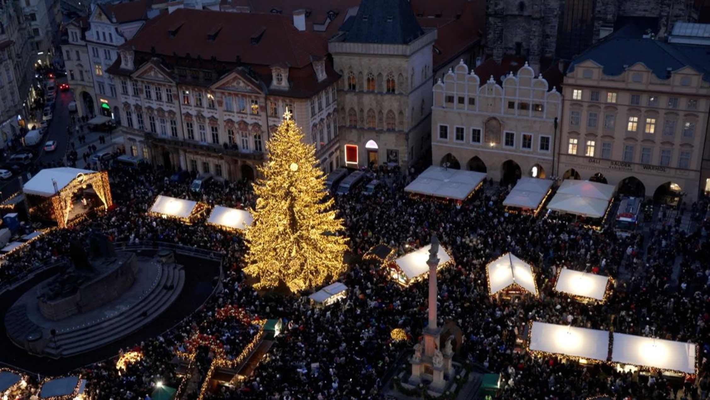 VIDEO: Christmas Tree Lighting Ceremony in Prague’s Old Town