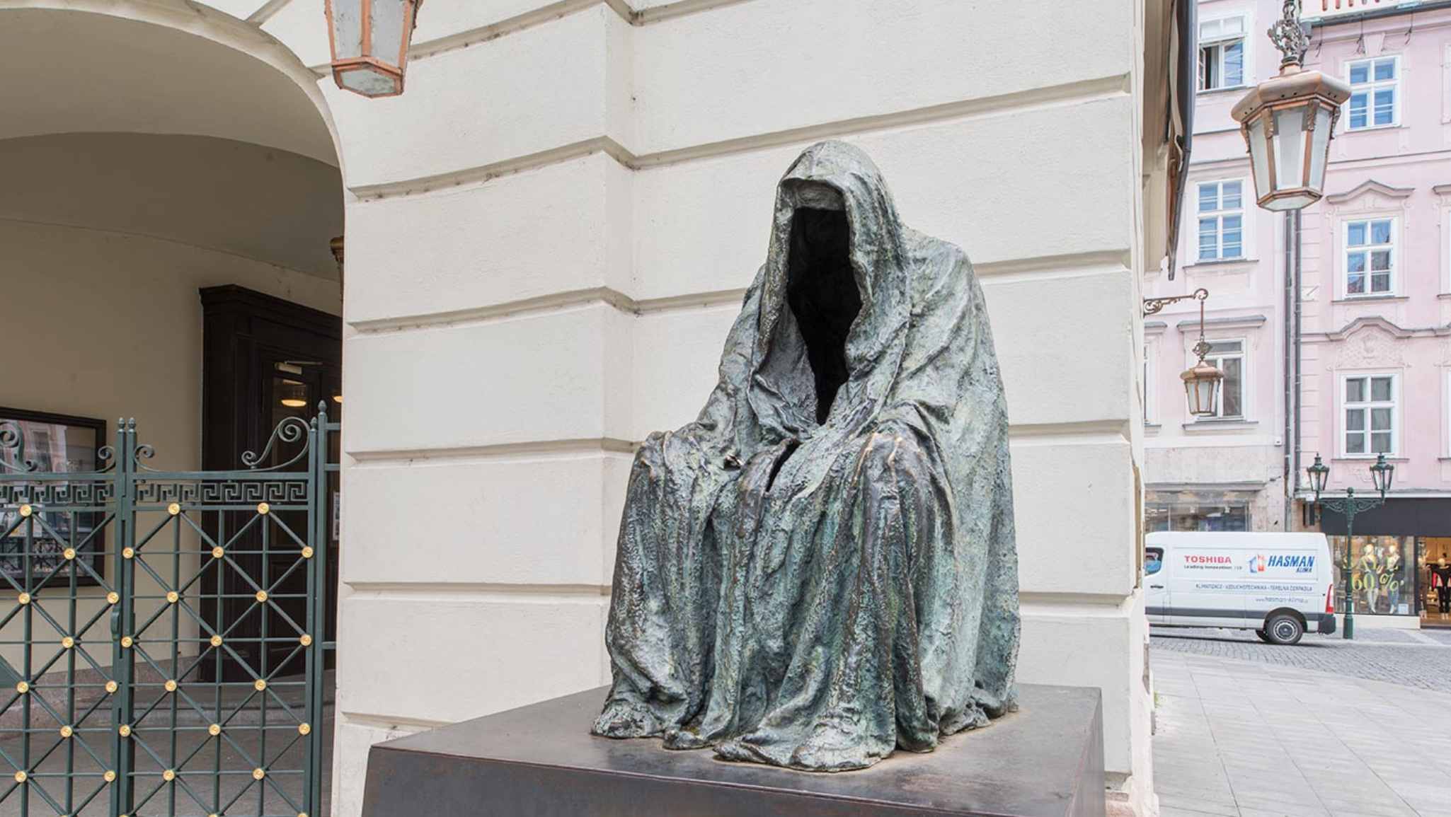 Prague Removes the “Cloak of Conscience” Sculpture After Years of Debate