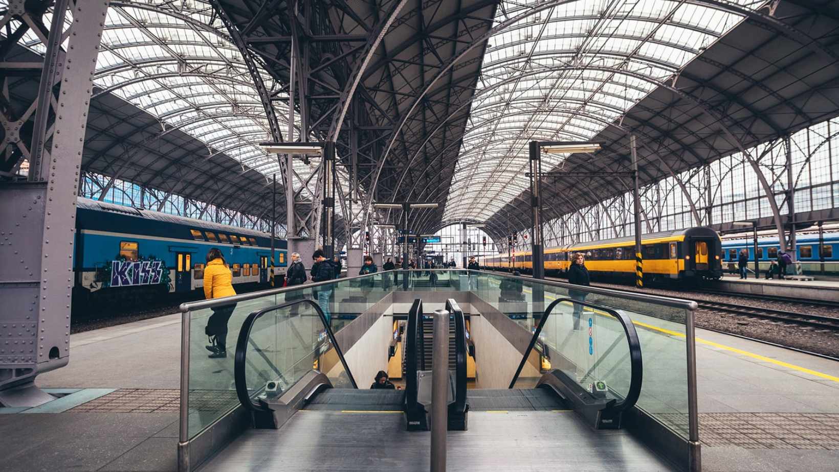 Train Services Across Czech Republic Delayed by Cable Theft in Prague