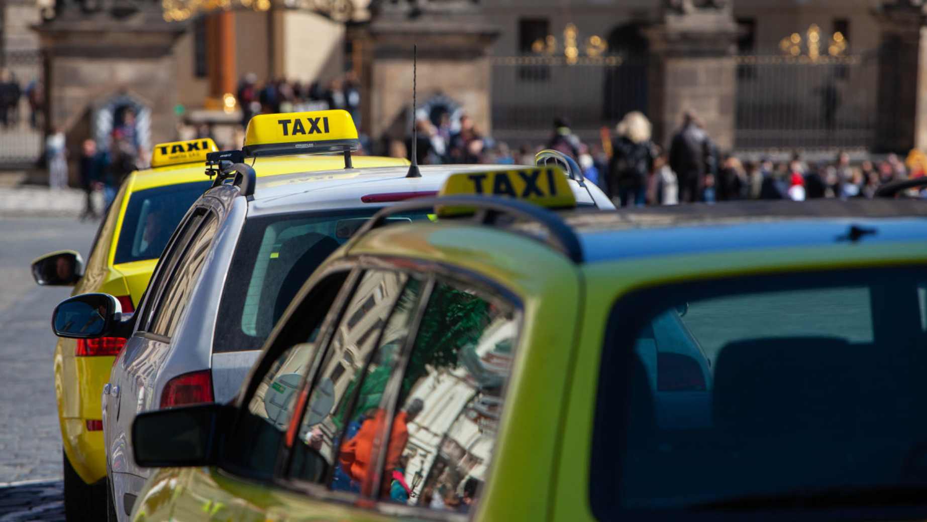 Electric Taxis in Prague: New Emission Rules Could Raise Fares
