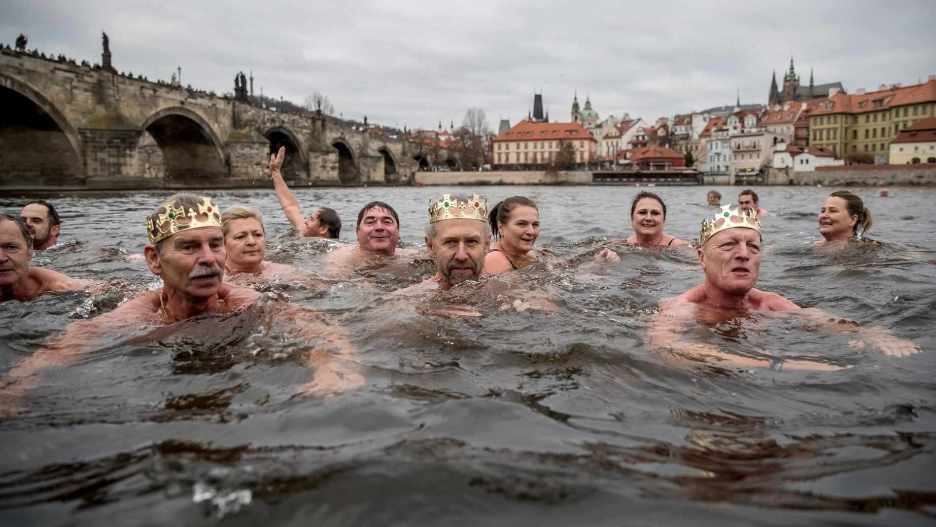 January 6th: Czechs mark Epiphany with Three Kings Swim in Prague