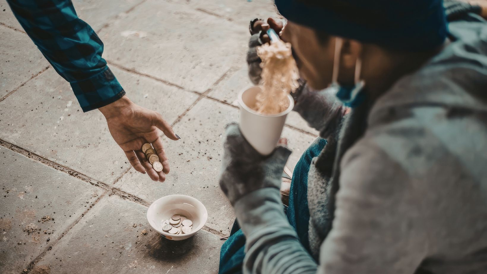 Preliminary Results: What Did Homeless People Do With 100,000 CZK?