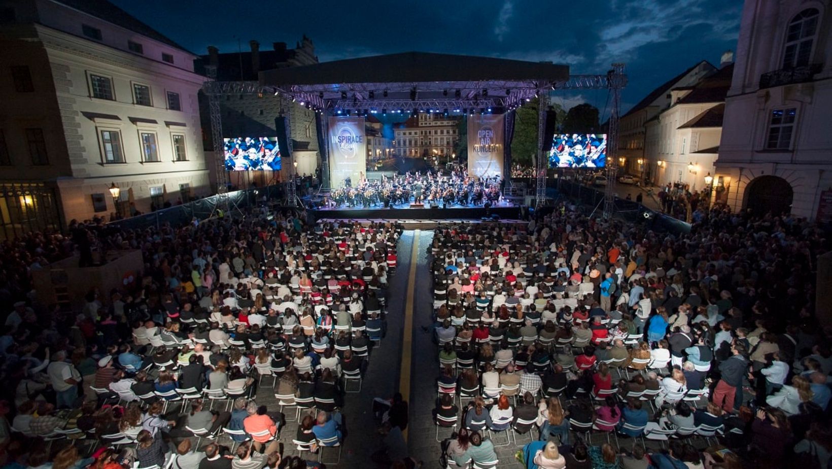 Czech Philharmonic Marks End of Season with Free Outdoor Con