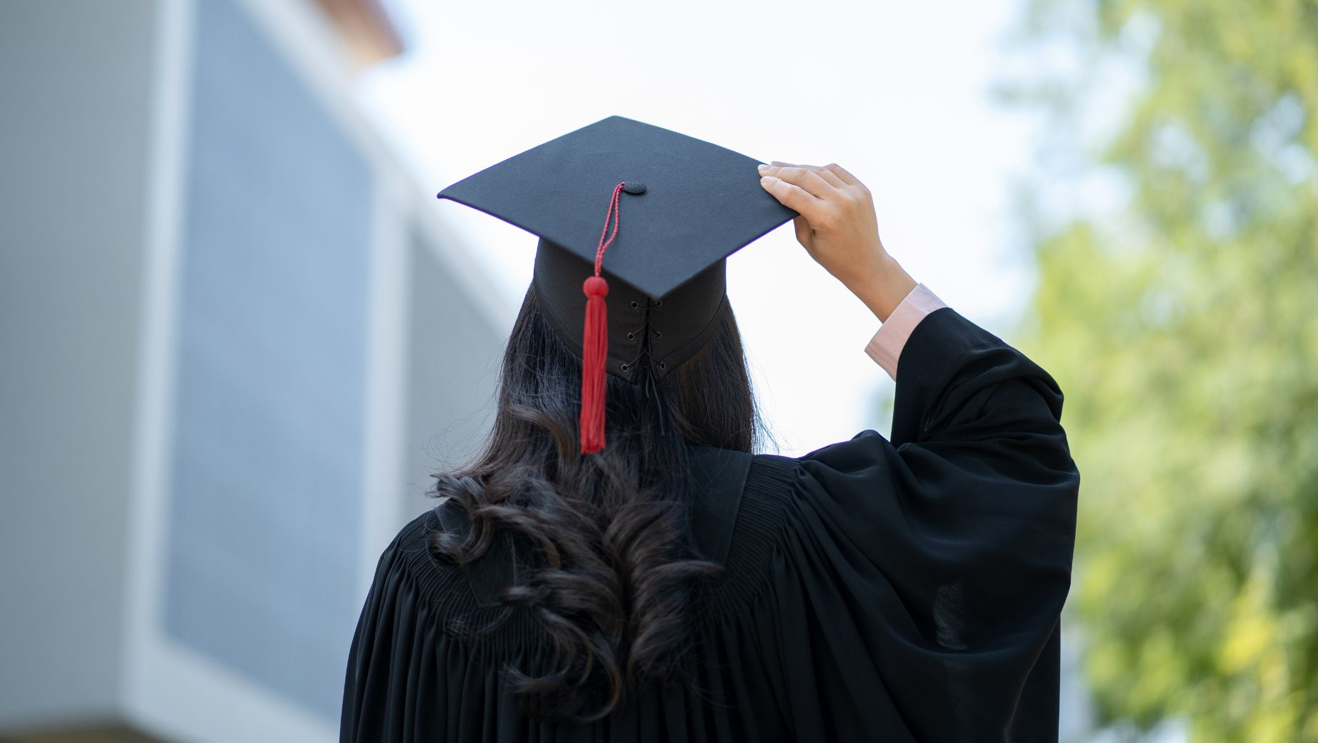 Only 29 Percent of Czechs Have a Higher Education Degree, OECD Finds